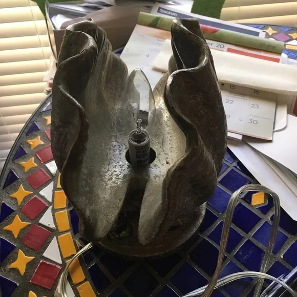 Regency cape home collection Large Resin Clam Shell lamp - Picture 3 of 4